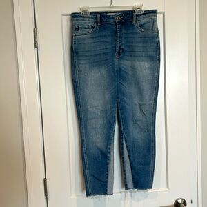 Kan kan ankle jeans with distress and trim at inseam. Size 13/30.